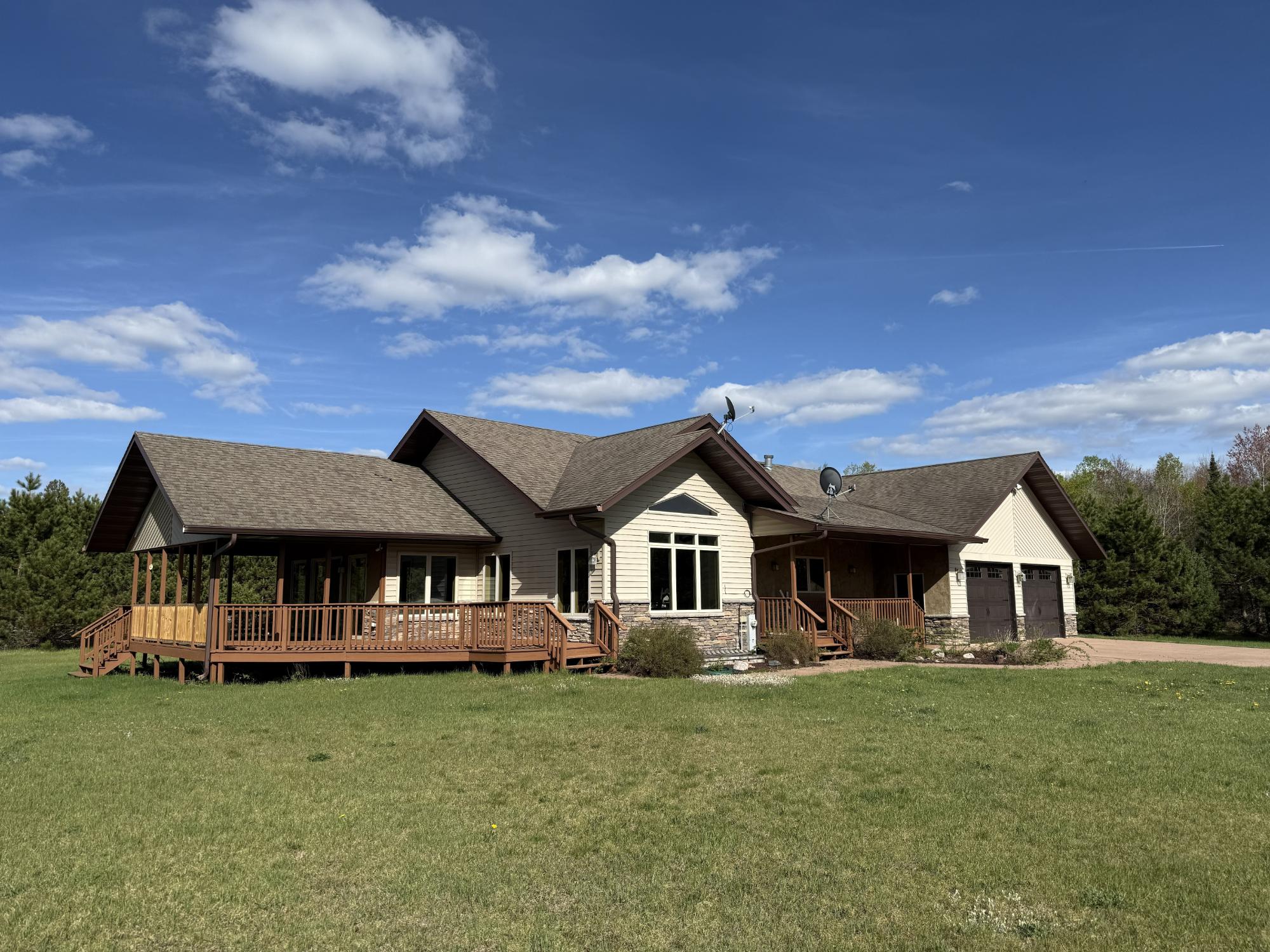 N19088 Sandy Loop Road Goodman, WI 54125 - Photo 1 of 52 Gallery Image 1