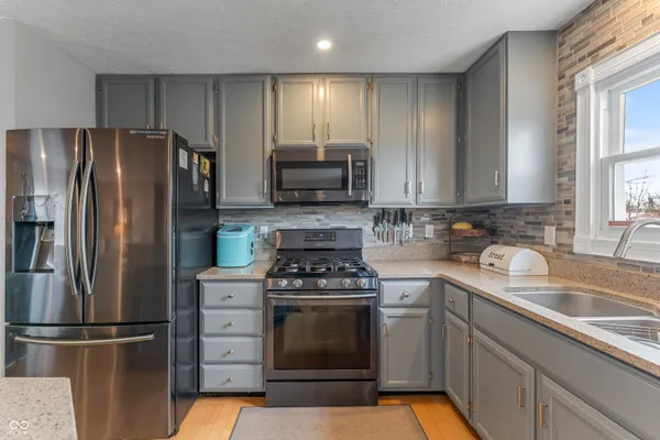 $599,900 | 17975 East County Road 365 North, Hope, IN 47246