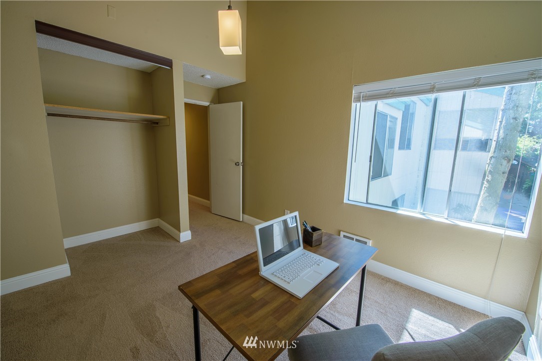 7901 196th Street Southwest, Unit 17 Edmonds, WA 98026 - Photo 22 of 24 Gallery Image 22