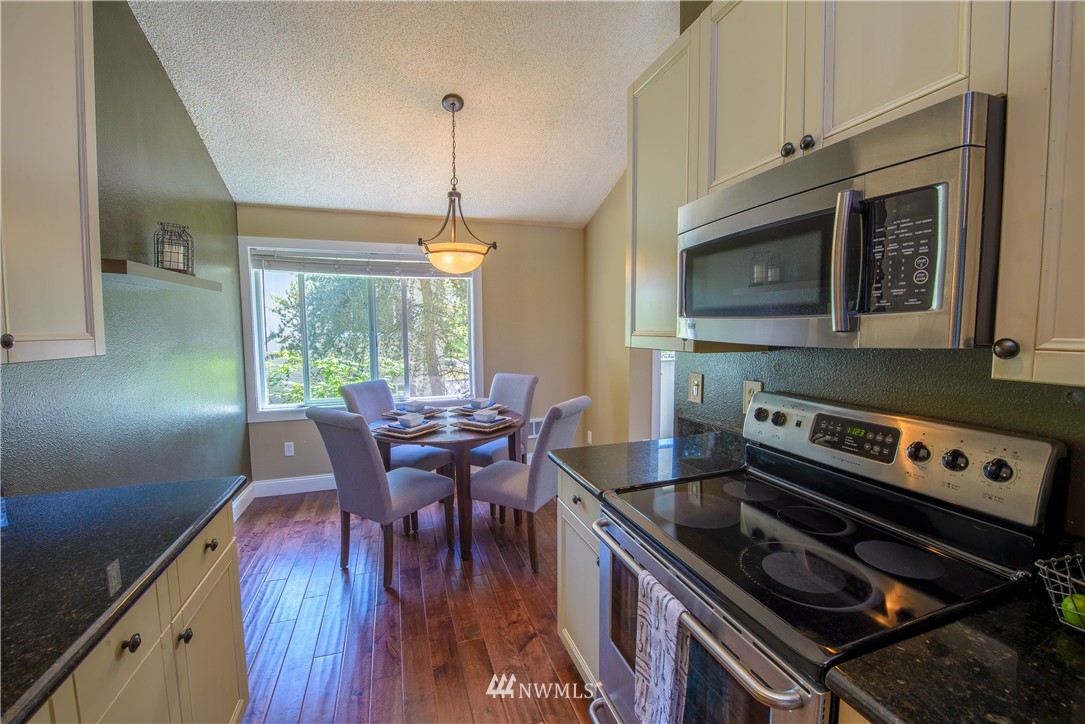 7901 196th Street Southwest, Unit 17 Edmonds, WA 98026 - Photo 8 of 24 Gallery Image 8