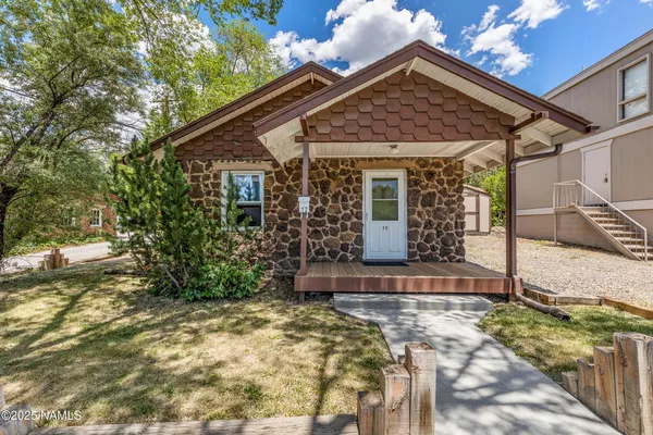 $2,200 | 12 West Columbus Avenue, Flagstaff, AZ 86001