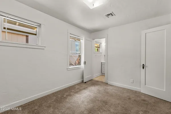 $2,200 | 12 West Columbus Avenue, Flagstaff, AZ 86001