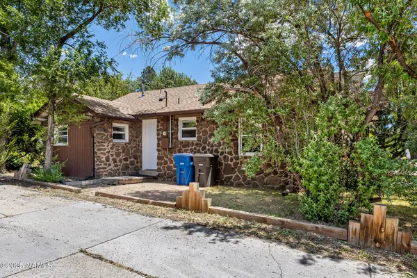 $2,200 | 12 West Columbus Avenue, Flagstaff, AZ 86001