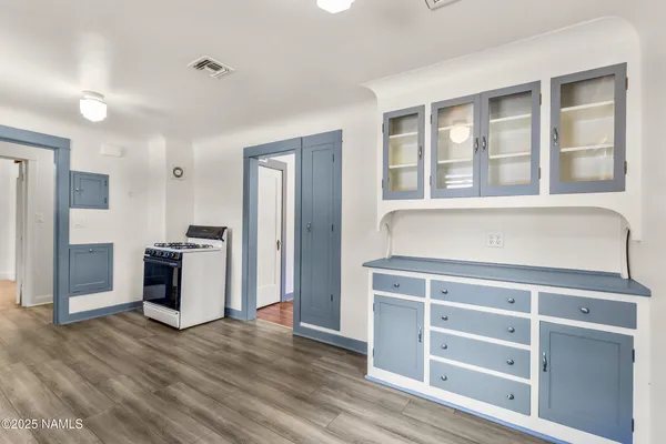 $2,200 | 12 West Columbus Avenue, Flagstaff, AZ 86001