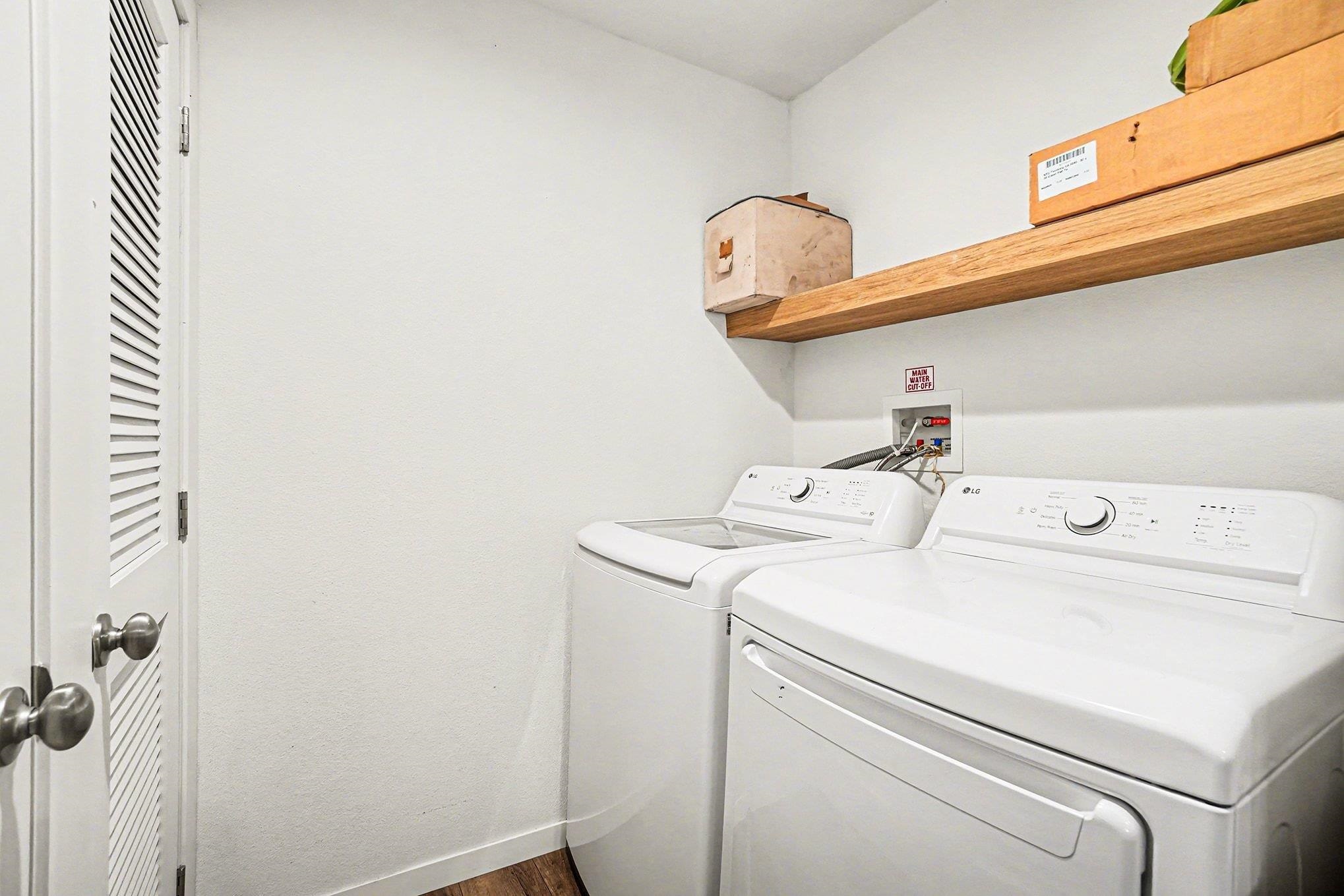 16711 Marsh Creek Road, Unit 150 Clayton, CA 94517 - Photo 14 of 19 a utility room with dryer and washer