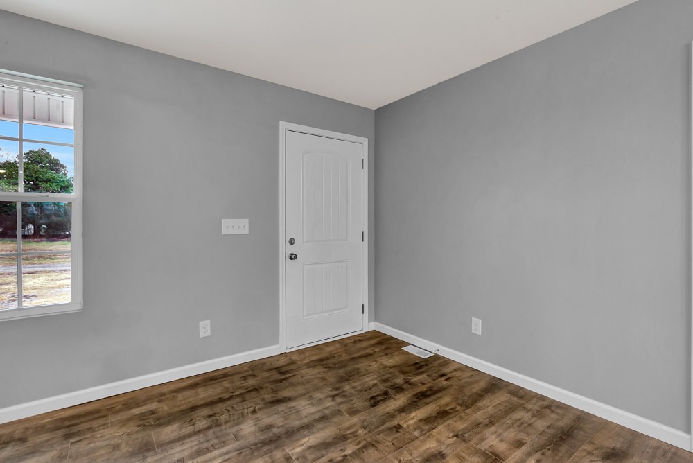 186 Estes Road Smithville, TN 37166 - Photo 3 of 32 Gallery Image 3