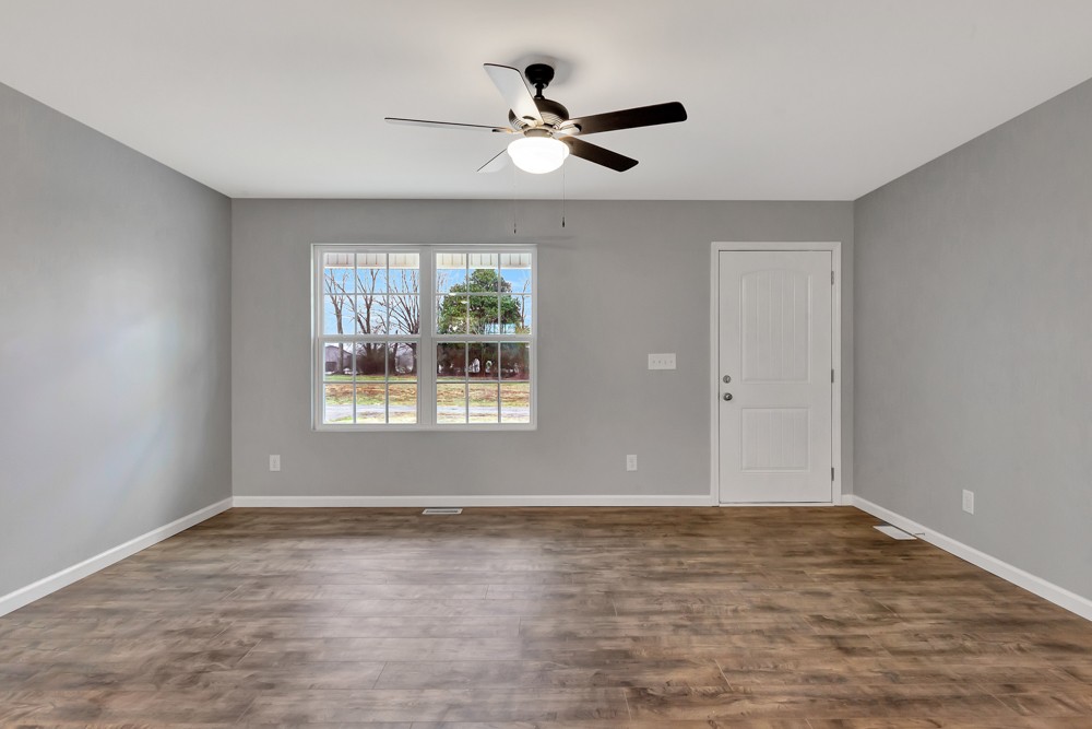 186 Estes Road Smithville, TN 37166 - Photo 4 of 32 Gallery Image 4