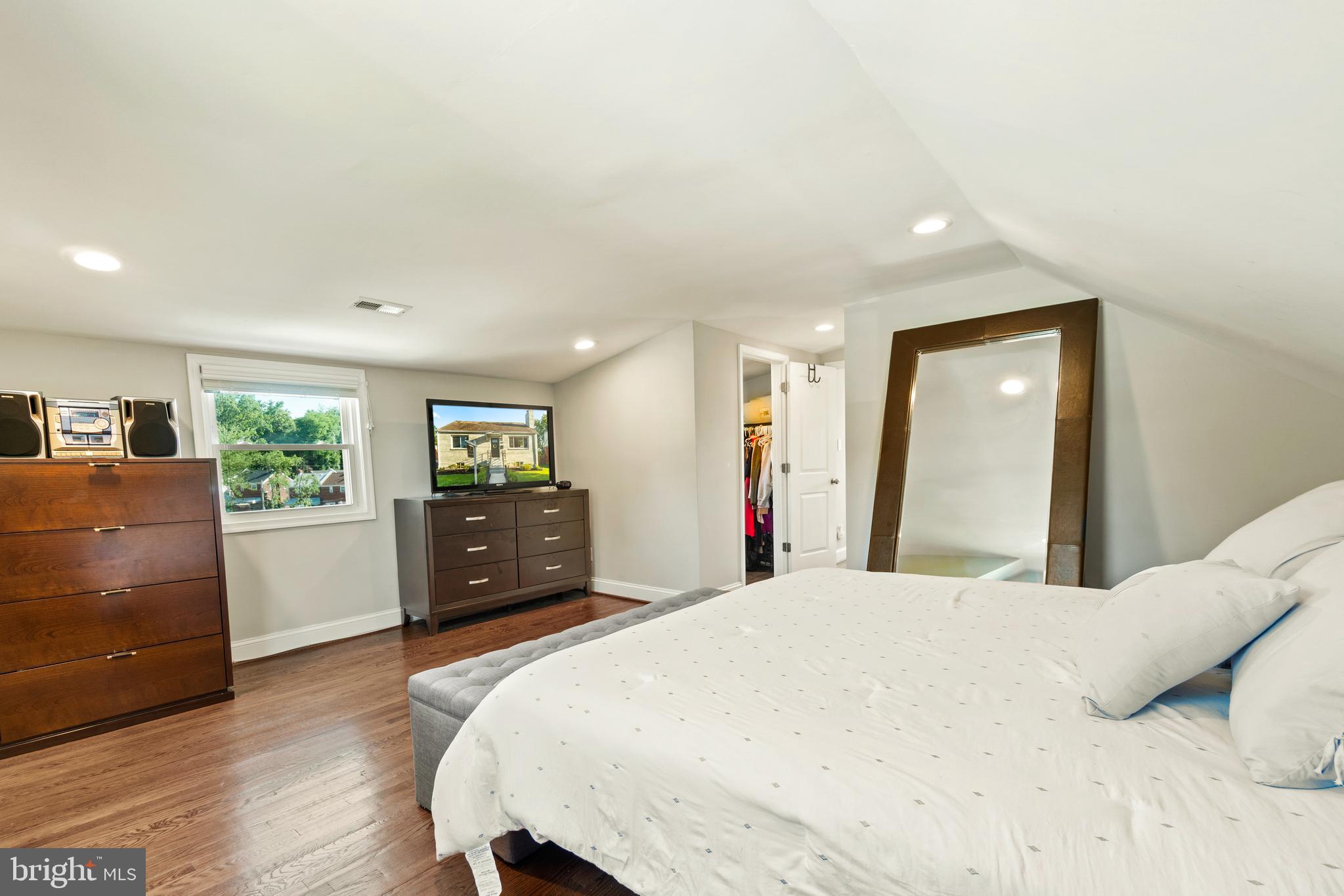 829 Hilltop Terrace Southeast Washington, DC 20019 - Photo 24 of 37