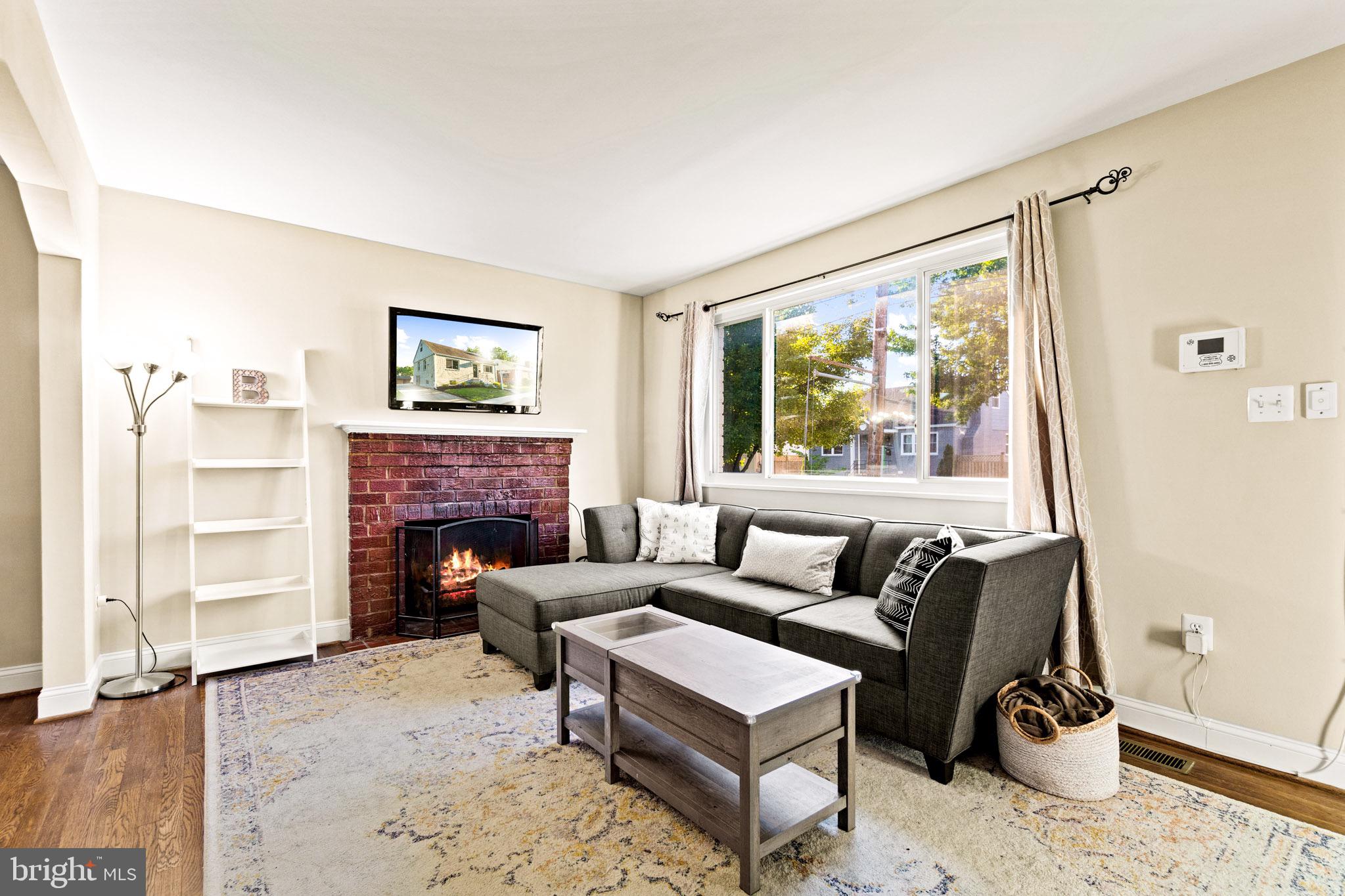 829 Hilltop Terrace Southeast Washington, DC 20019 - Photo 7 of 37