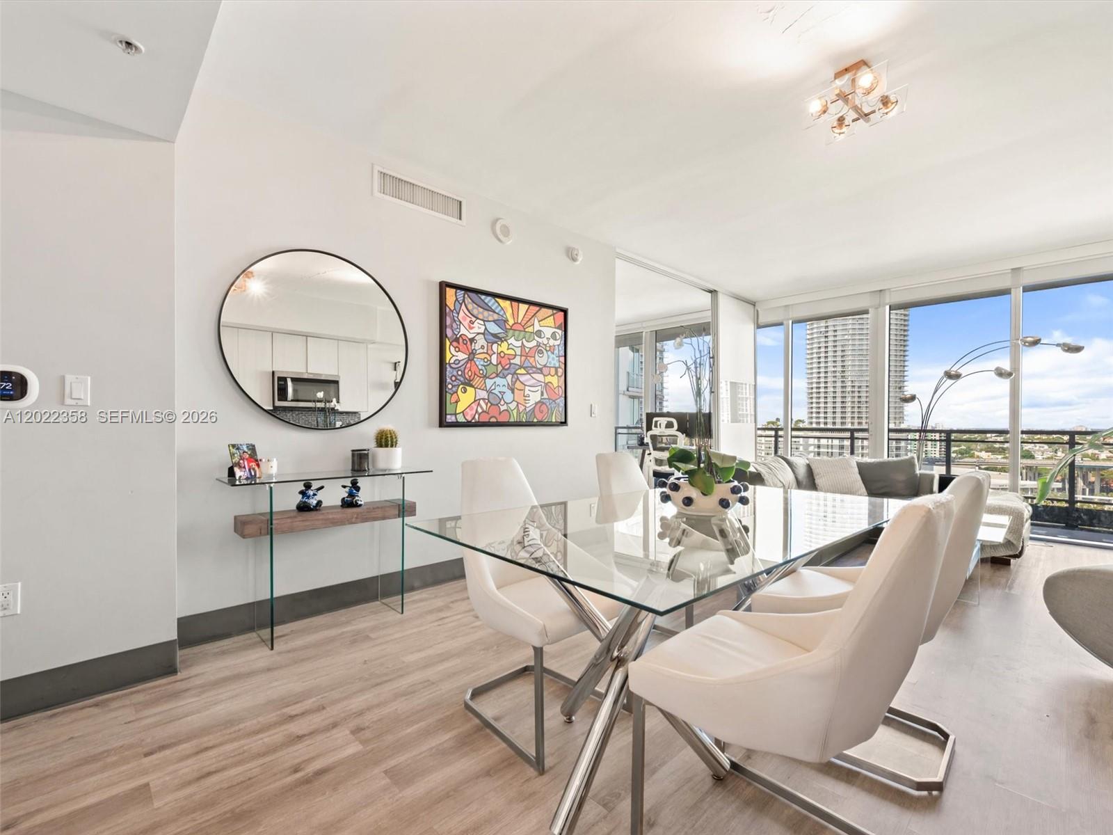 92 Southwest 3rd Street, Unit 1607 Miami, FL 33130 - Photo 14 of 25