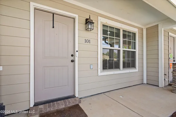 $249,900 | 101 East Valley Street, Hernando, MS 38632