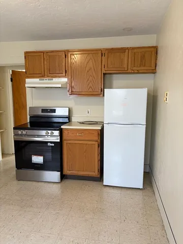 $1,750 | 9 Exchange Court, Unit 2, Waltham, MA 02451