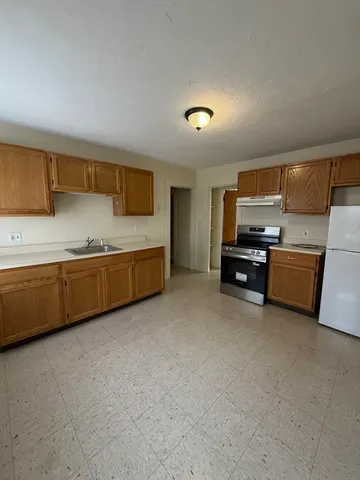 $1,750 | 9 Exchange Court, Unit 2, Waltham, MA 02451