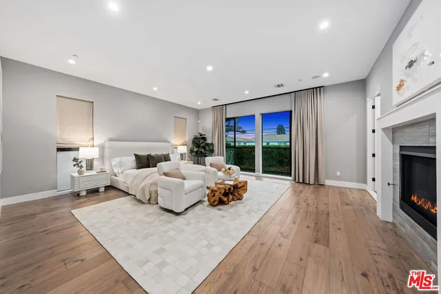 $4,495,000 | 3214 Stoner Avenue, Los Angeles, CA 90066