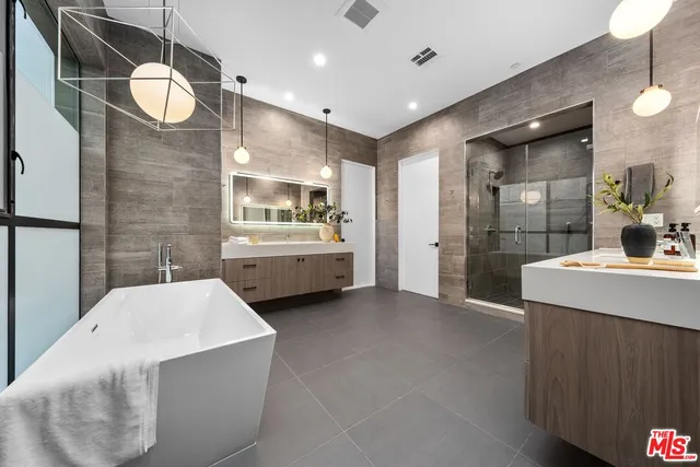 $4,495,000 | 3214 Stoner Avenue, Los Angeles, CA 90066