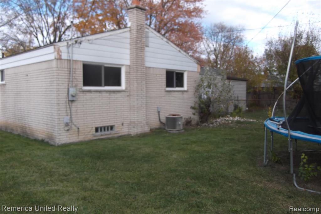 29221 Barrington Street Inkster, MI 48141 - Photo 3 of 13