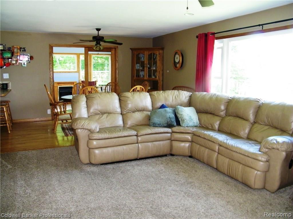 4744 Clear Lake Road North Branch, MI 48461 - Photo 6 of 34 100_4618.jpg