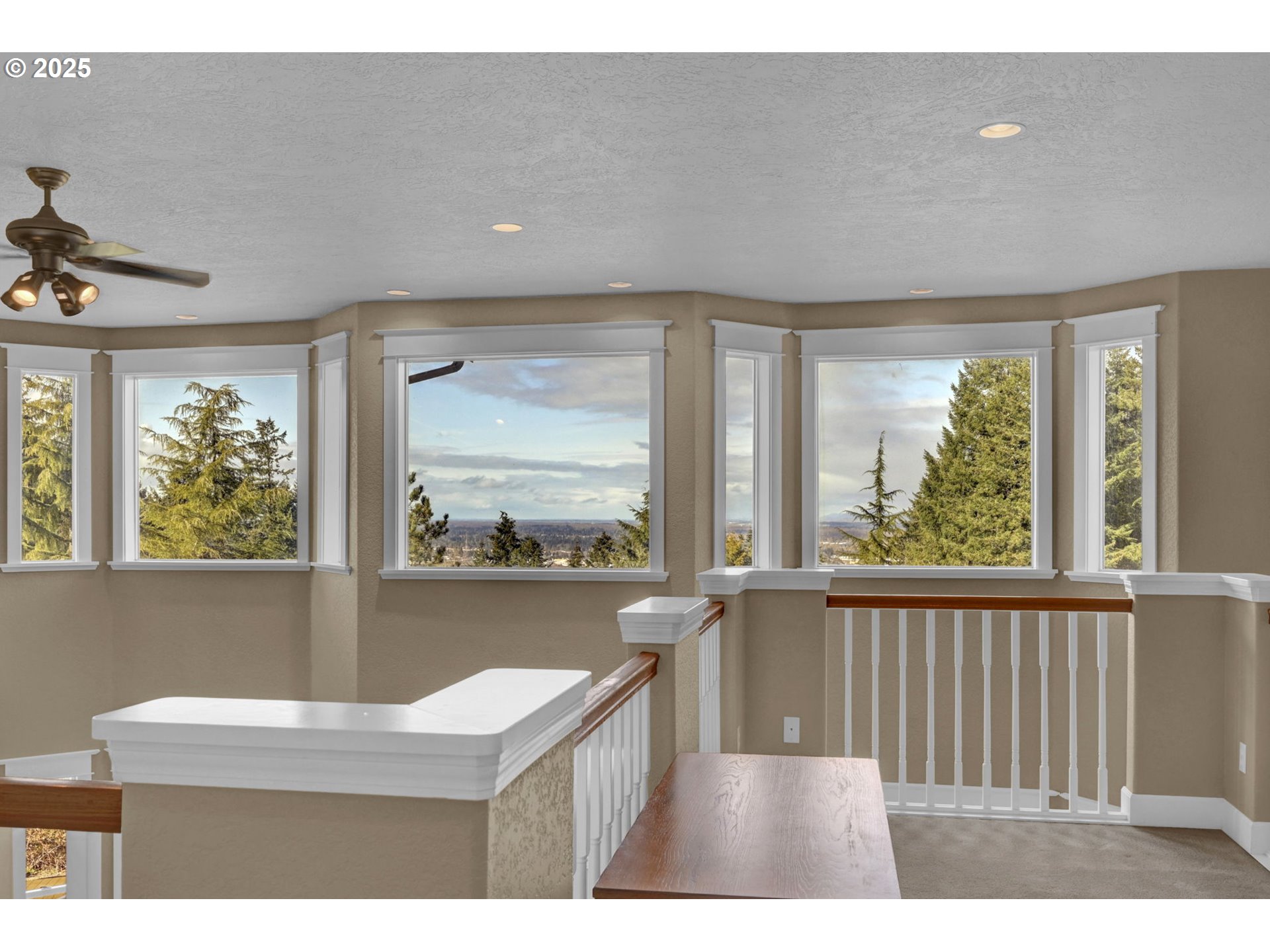 2375 Lasater Boulevard Eugene, OR 97405 - Photo 33 of 46 a living room with a large window