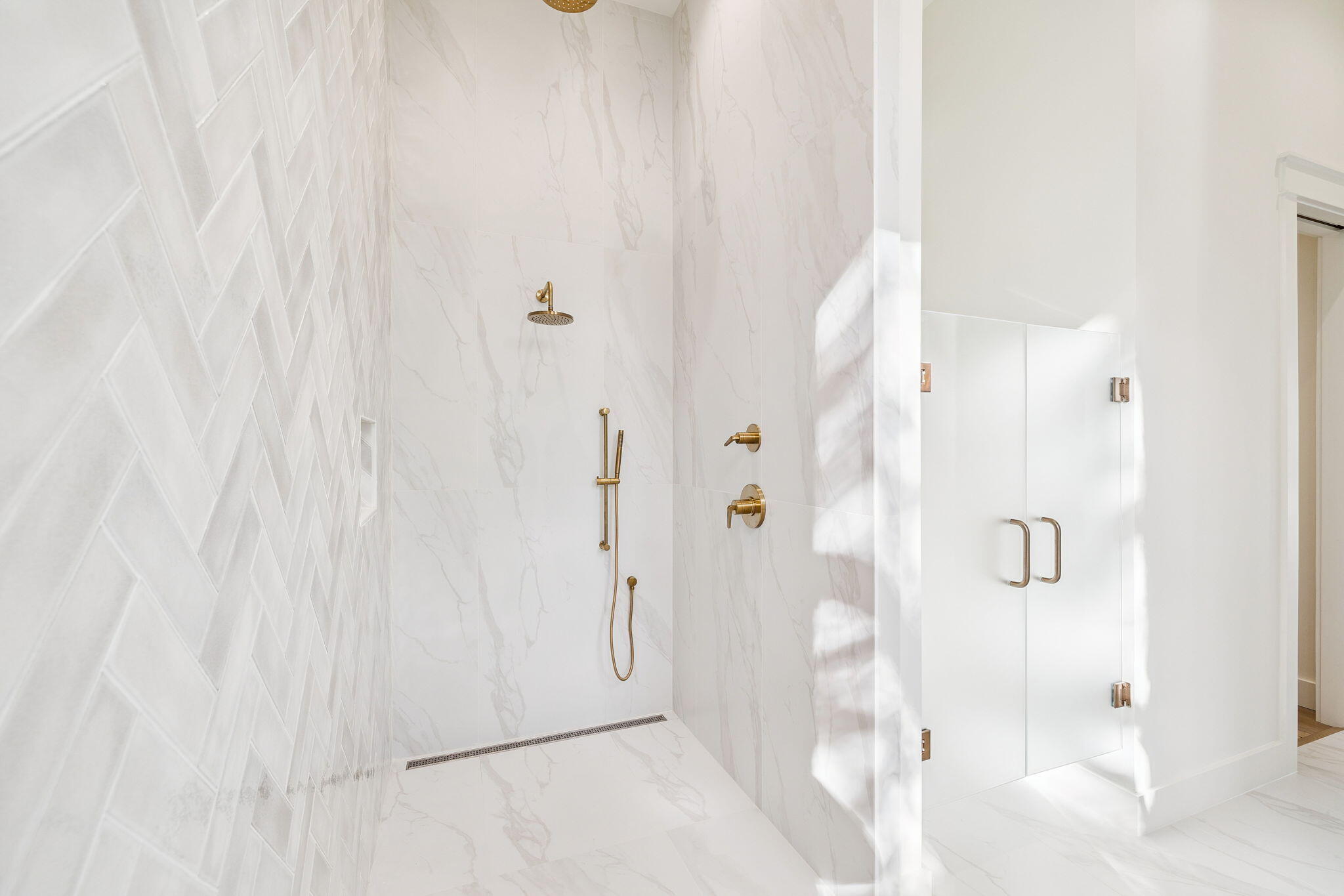 672 North Walton Lakeshore Dr Inlet Beach Inlet Beach, FL 32461 - Photo 38 of 88 a bathroom with a shower