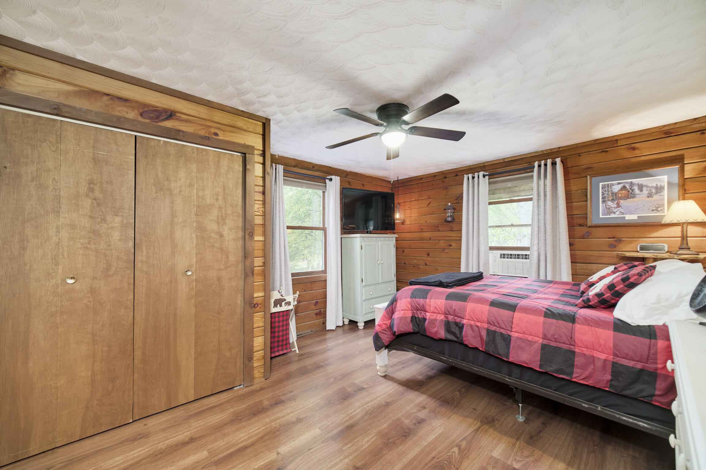 1384 Olson Road Manistee, MI 49660 - Photo 29 of 72 Primary Bedroom