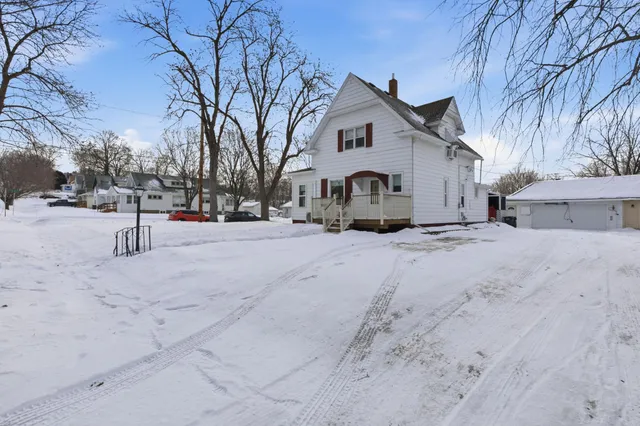 $210,000 | 326 2nd Avenue Southeast, Glenwood, MN 56334