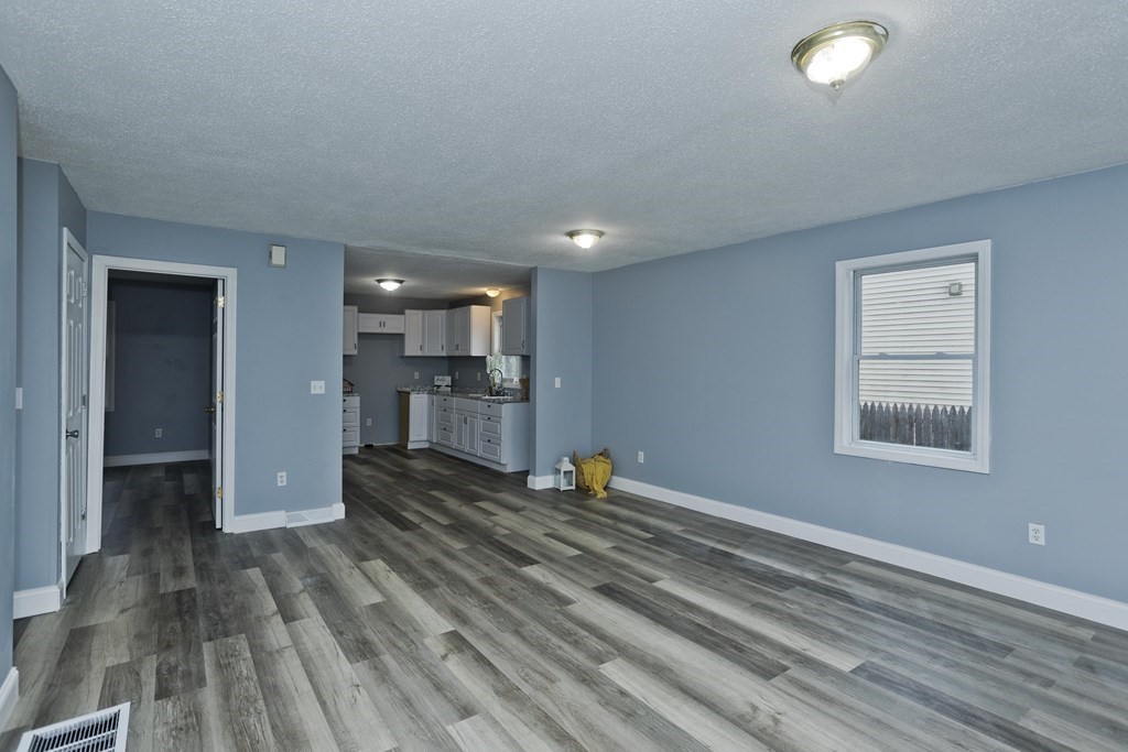 63 Quincy Street Springfield, MA 01109 - Photo 12 of 41 Gallery Image 12
