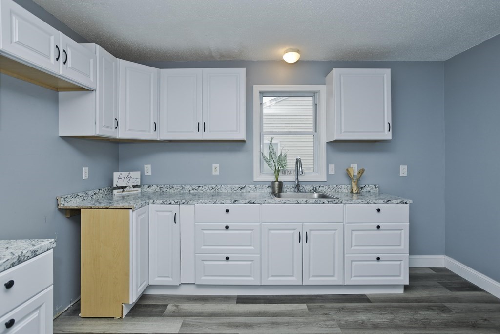 63 Quincy Street Springfield, MA 01109 - Photo 9 of 41 Gallery Image 9