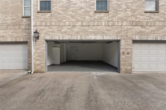 $2,050 | 6000 Reims Road, Unit 2005, Houston, TX 77036