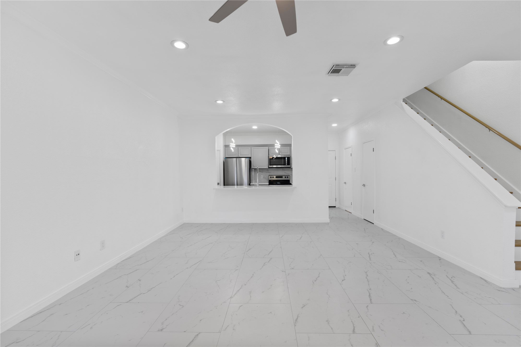 6000 Reims Road, Unit 2005 Houston, TX 77036 - Photo 3 of 28 an empty room with a empty space and windows