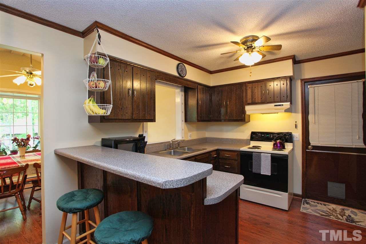 4304 Old Colony Road Raleigh, NC 27613 - Photo 6 of 25