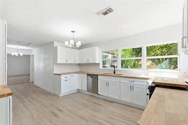 $275,000 | 3229 Meadow Oaks Drive, Haltom City, TX 76117