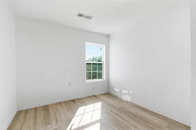 $275,000 | 3229 Meadow Oaks Drive, Haltom City, TX 76117