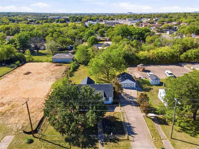 $275,000 | 3229 Meadow Oaks Drive, Haltom City, TX 76117