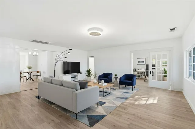 $275,000 | 3229 Meadow Oaks Drive, Haltom City, TX 76117