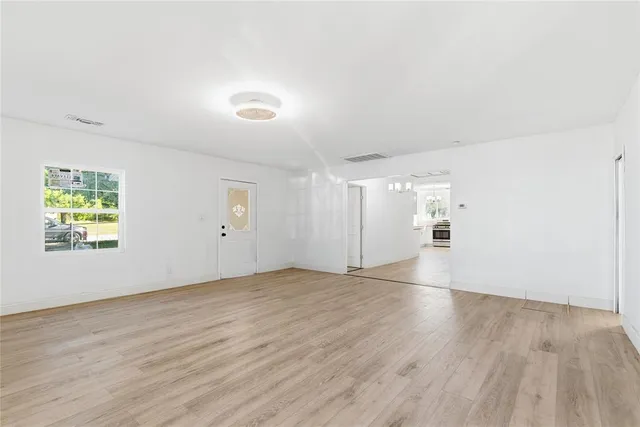 $275,000 | 3229 Meadow Oaks Drive, Haltom City, TX 76117