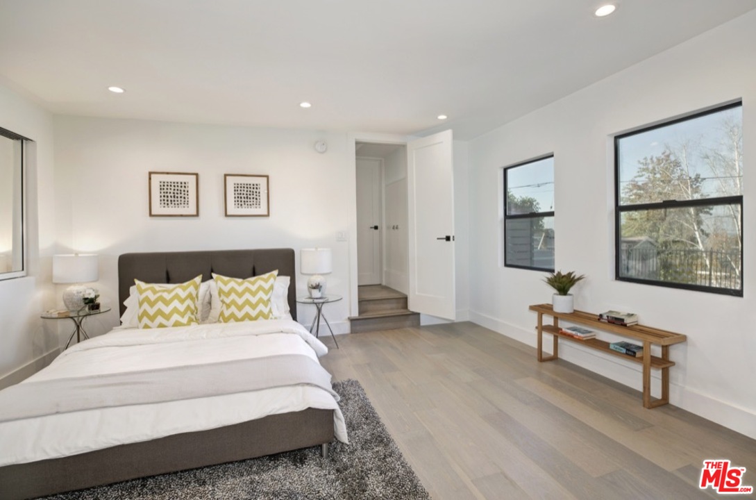 3712 Berry Drive Studio City, CA 91604 - Photo 25 of 50 a bedroom with a bed and a window