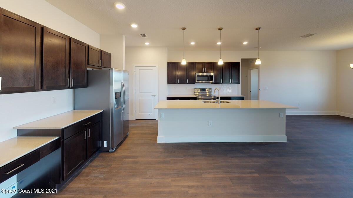 571 Town Road Southwest Palm Bay, FL 32908 - Photo 10 of 18 Brite-2149-Kitchen