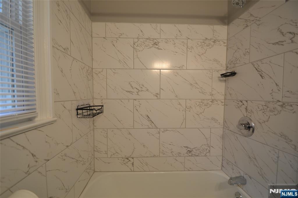 454 Rifle Camp Road Woodland Park, NJ 07424 - Photo 11 of 27