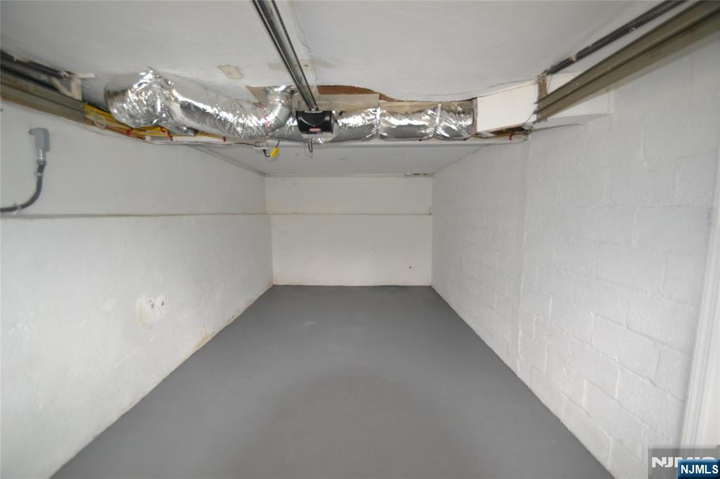 454 Rifle Camp Road Woodland Park, NJ 07424 - Photo 21 of 27