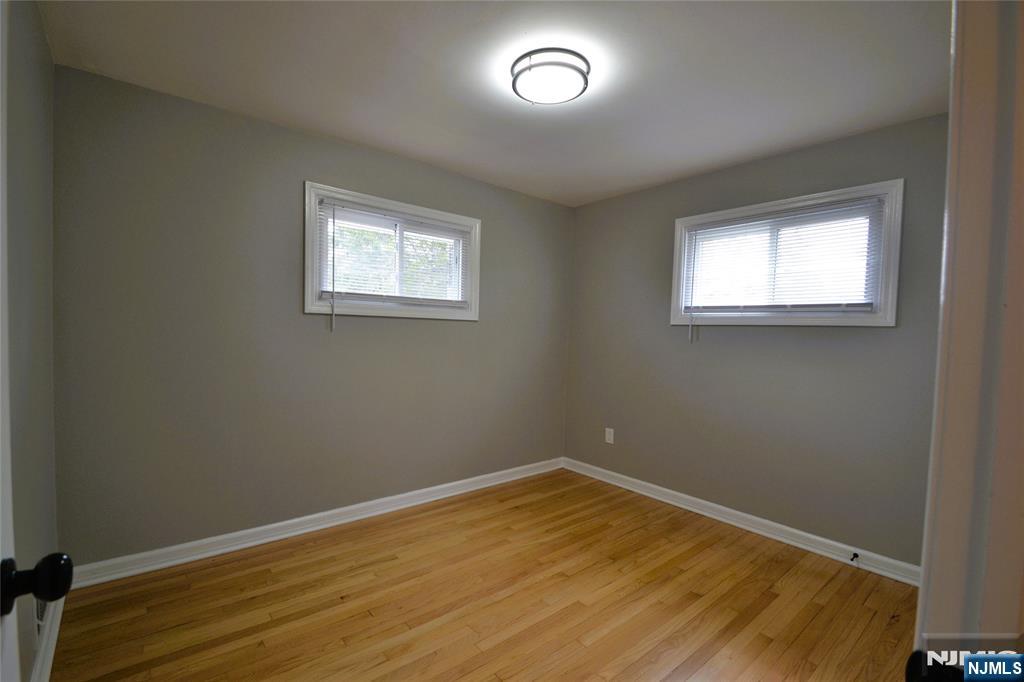 454 Rifle Camp Road Woodland Park, NJ 07424 - Photo 5 of 27