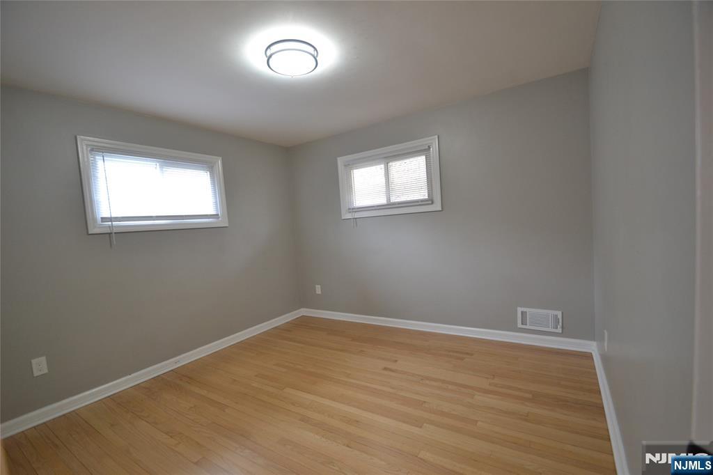 454 Rifle Camp Road Woodland Park, NJ 07424 - Photo 7 of 27