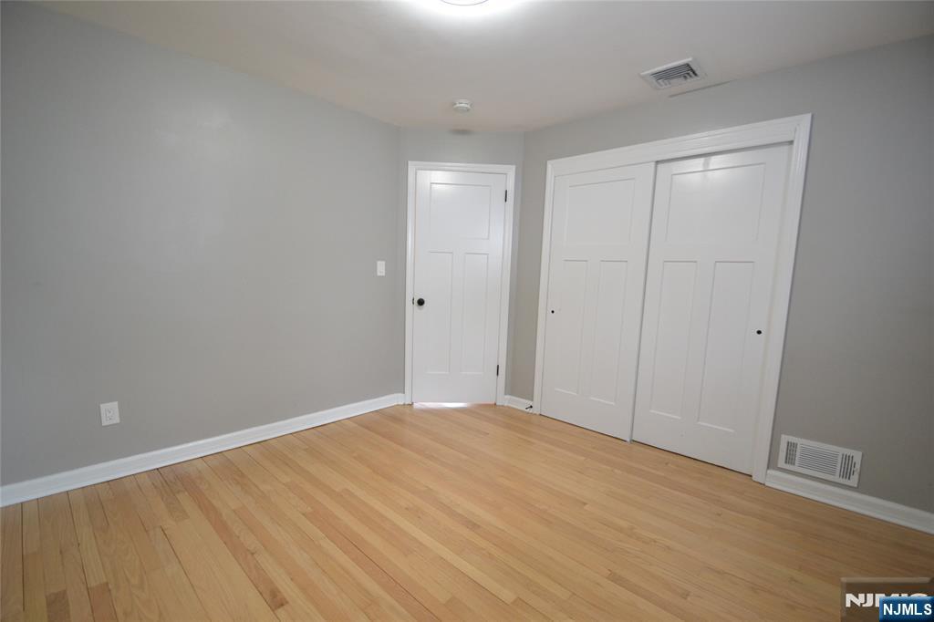 454 Rifle Camp Road Woodland Park, NJ 07424 - Photo 9 of 27