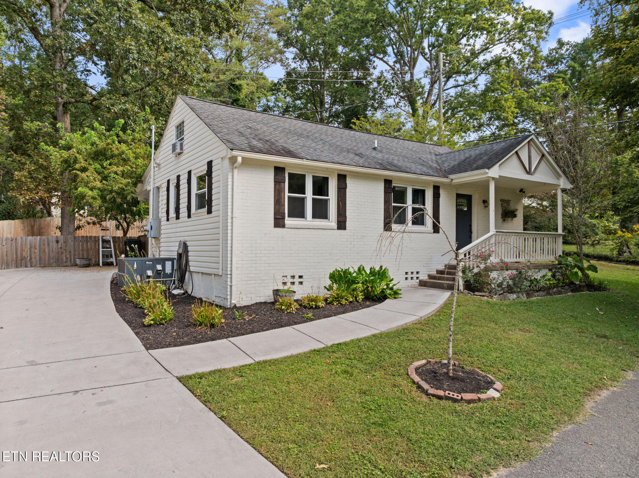 1-web-or-mls-106 Crescent--3