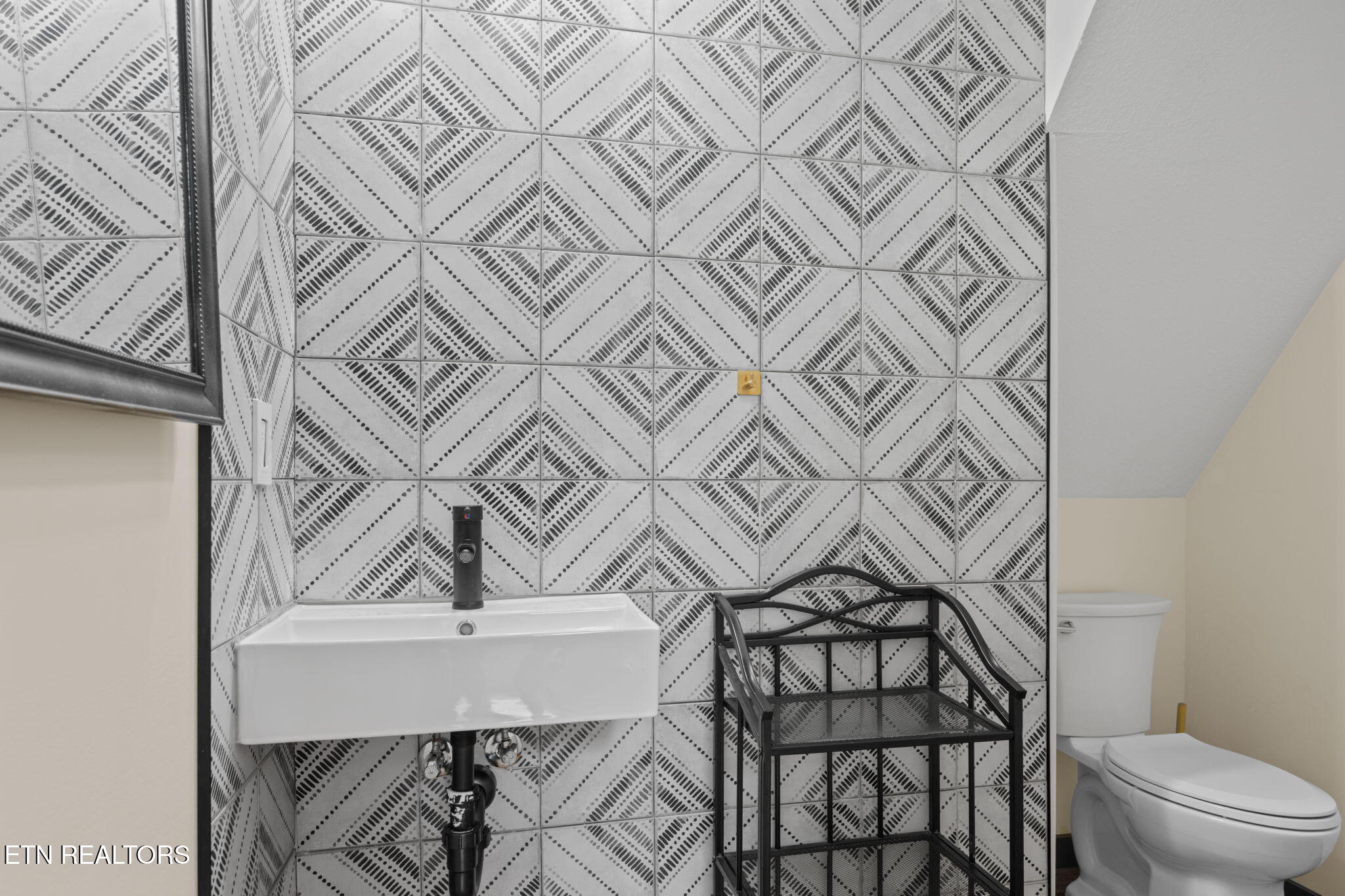 106 Crescent Road Norris, TN 37828 - Photo 11 of 25 10-web-or-mls-106 Crescent-1096