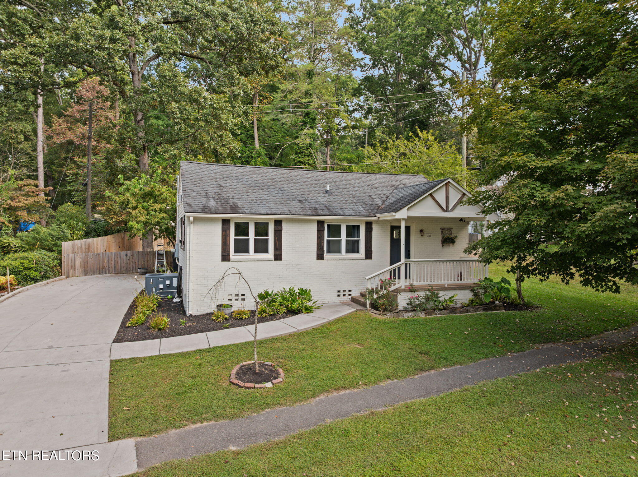 106 Crescent Road Norris, TN 37828 - Photo 3 of 25 3-web-or-mls-106 Crescent--13