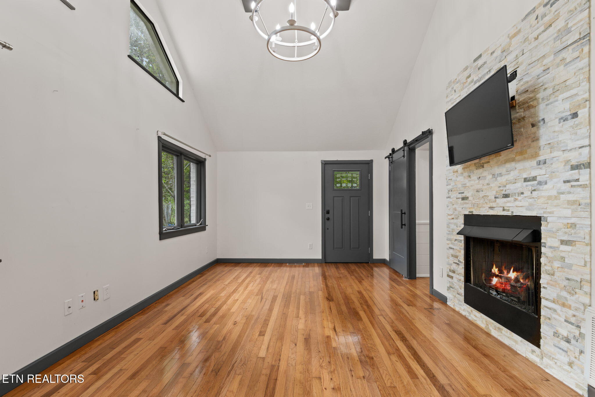 106 Crescent Road Norris, TN 37828 - Photo 9 of 25 7-web-or-mls-106 Crescent-1080