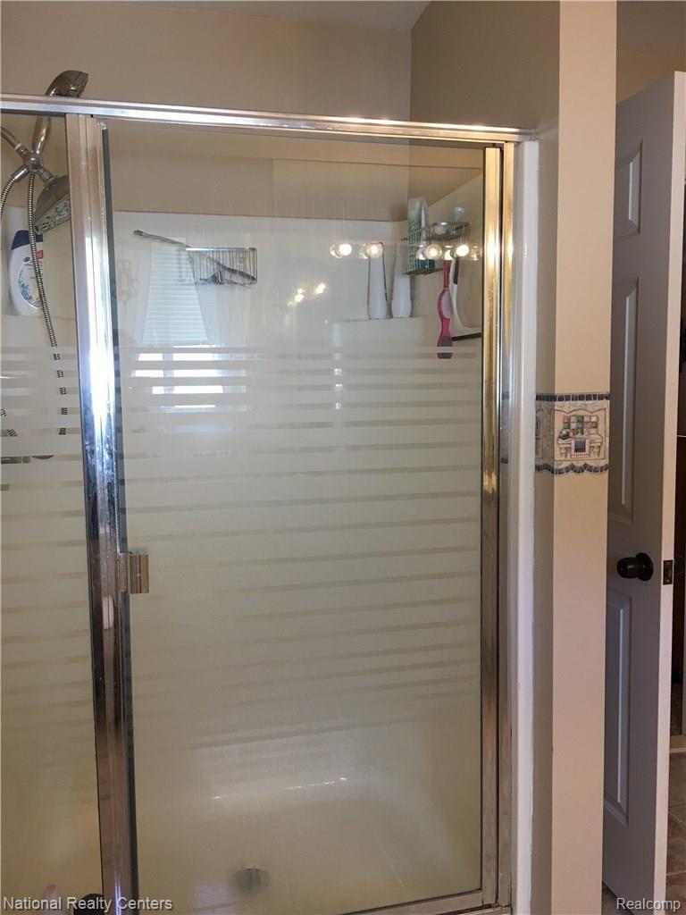 9633 Stark Road Livonia, MI 48150 - Photo 20 of 30 IMG_5786.JPG