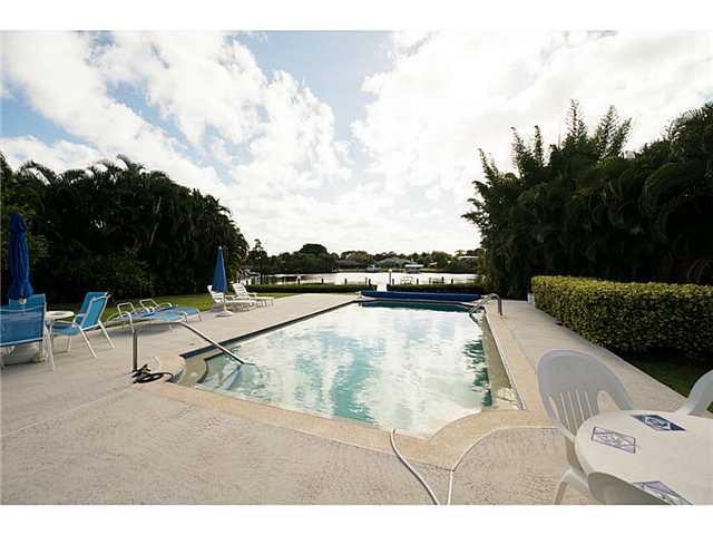 974 Northwest Spruce Ridge Drive, Unit 2 Stuart, FL 34994 - Photo 20 of 25 Gallery Image 20