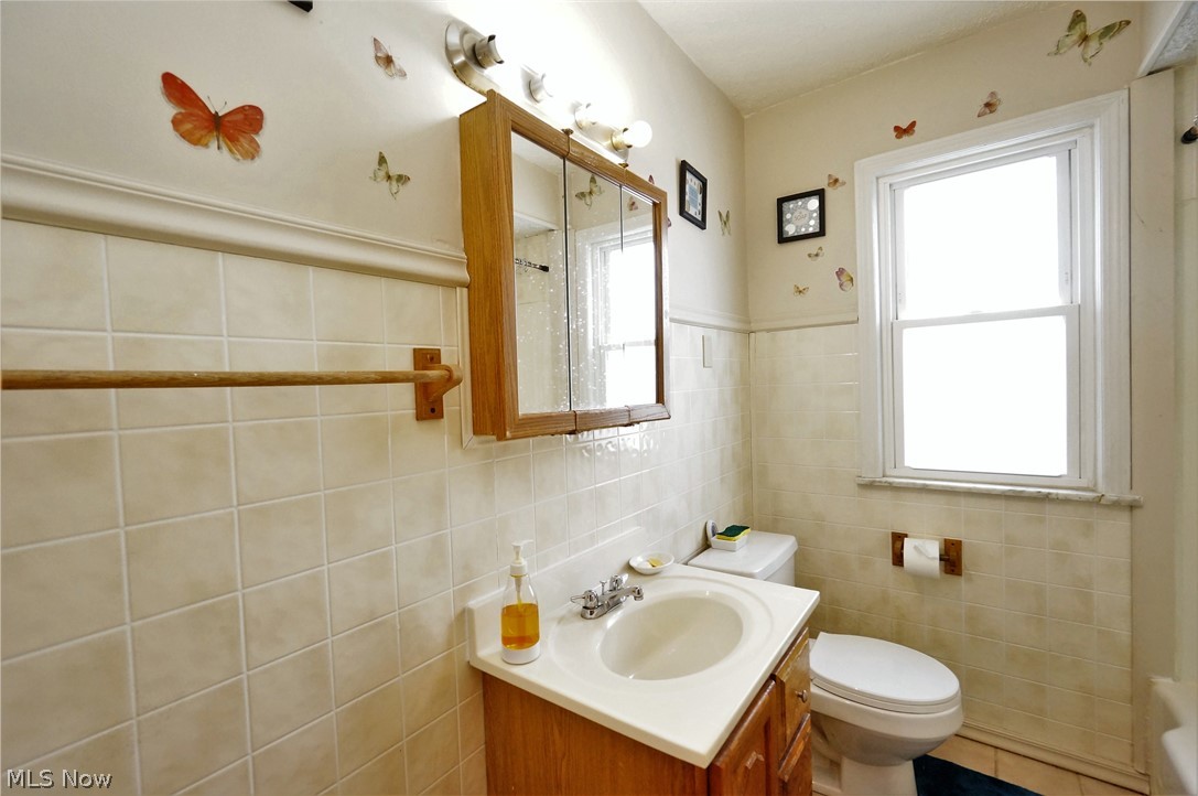 4138 Stilmore Road Cleveland, OH 44121 - Photo 14 of 29