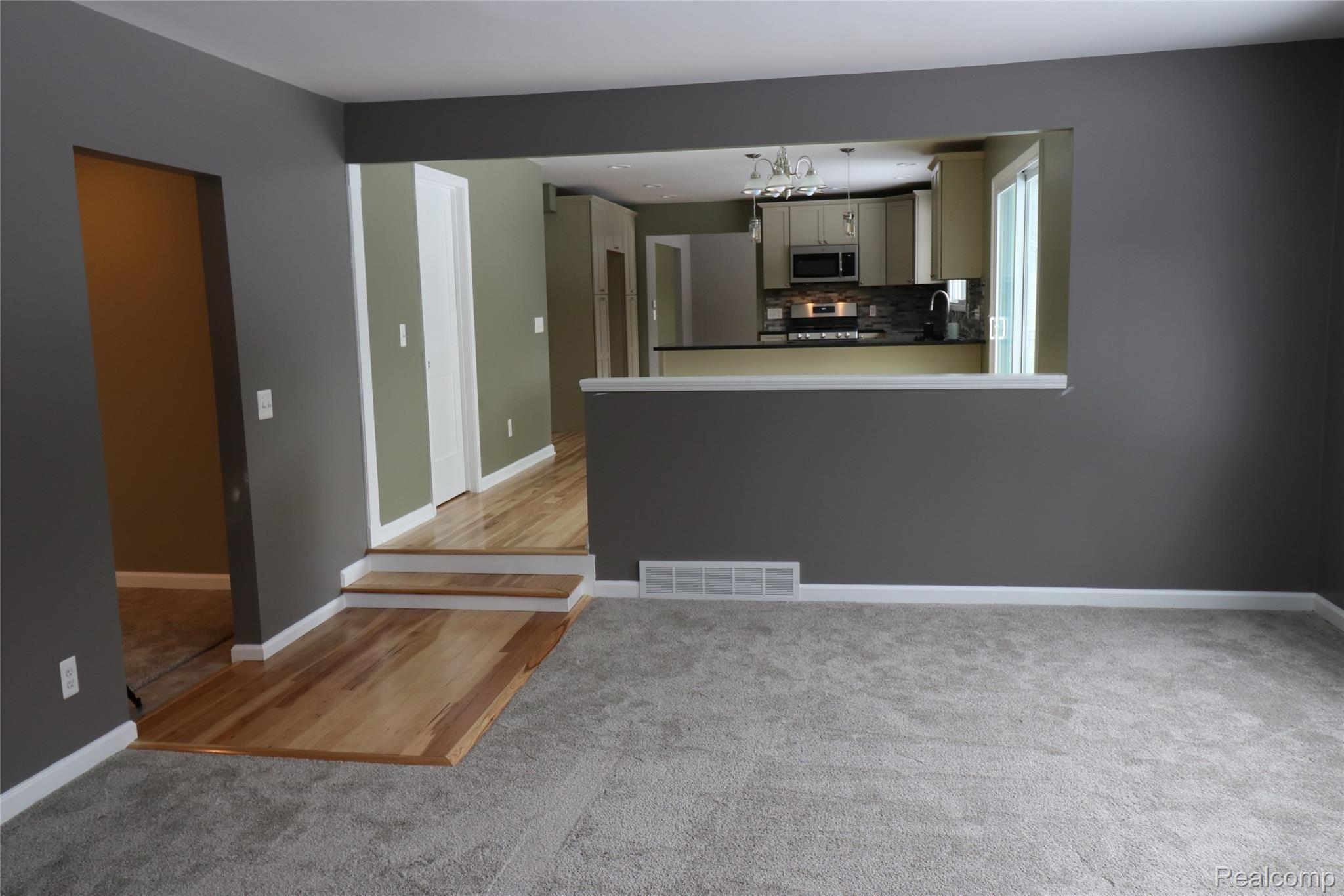 55 Sugar Pine Road Rochester, MI 48309 - Photo 18 of 38 18.JPG